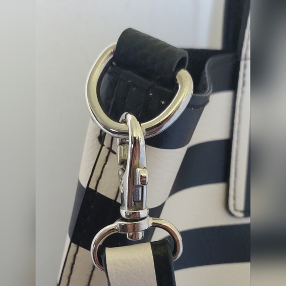Black and White Striped Tote with Crossbody Strap - Picture 5 of 8